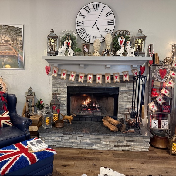 Meet your posher! Caroline - Picture 2 of 14